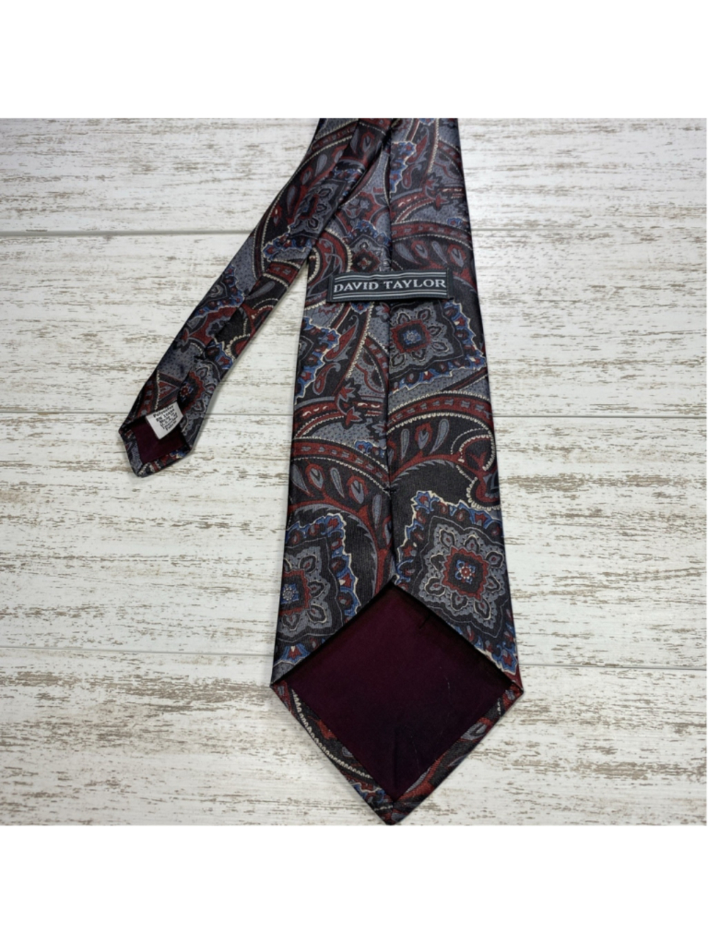 Vintage David Taylor Clip On Tie Gray Red Paisley Pre Tied Mens Polyester - Picture 4 of 5